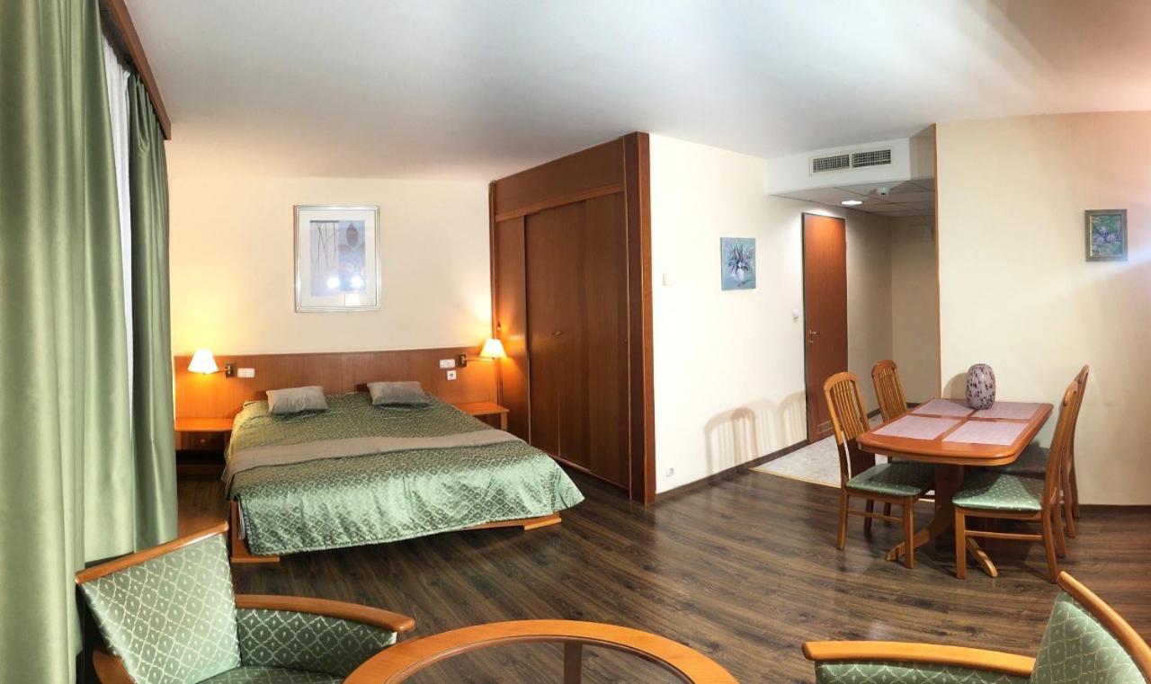 Palace Wellness Apartman Heviz Διαμέρισμα Εξωτερικό φωτογραφία